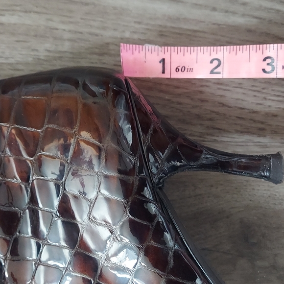 Stuart Weitzman croc embossed pointed toe patent leather ankle boots - Picture 15 of 15